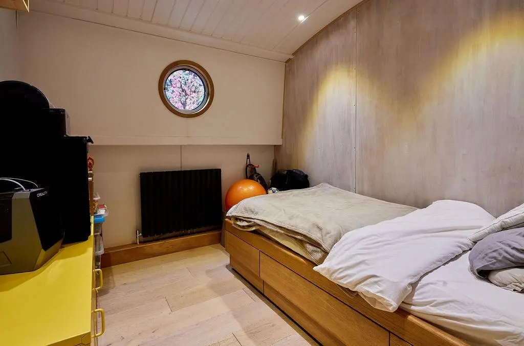 Thumbnail von Monica Mabel