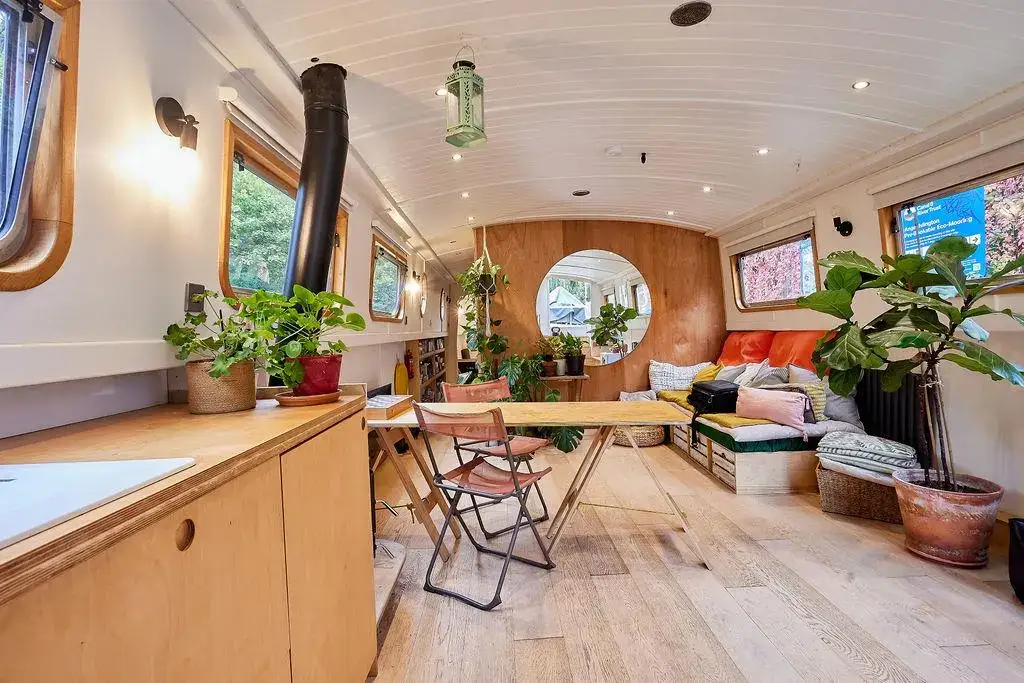 Thumbnail von Monica Mabel