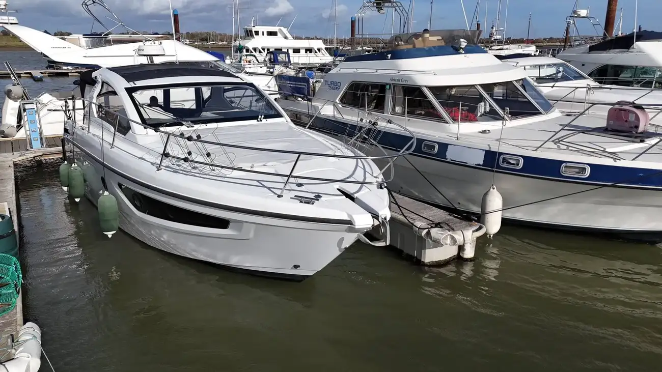 Azimut Atlantis 34
