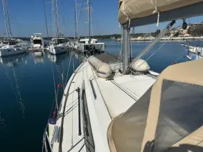 Thumbnail von Beneteau Oceanis 41.1 06-00682