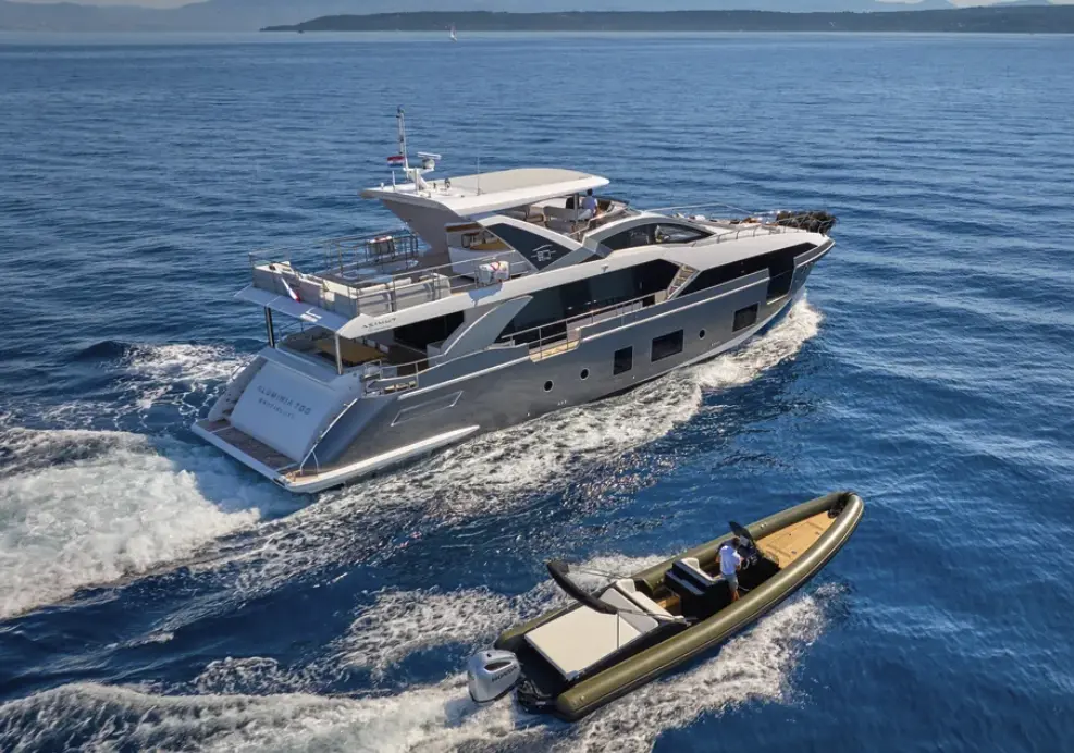 Thumbnail von Azimut Grande 27M Aluminia Too