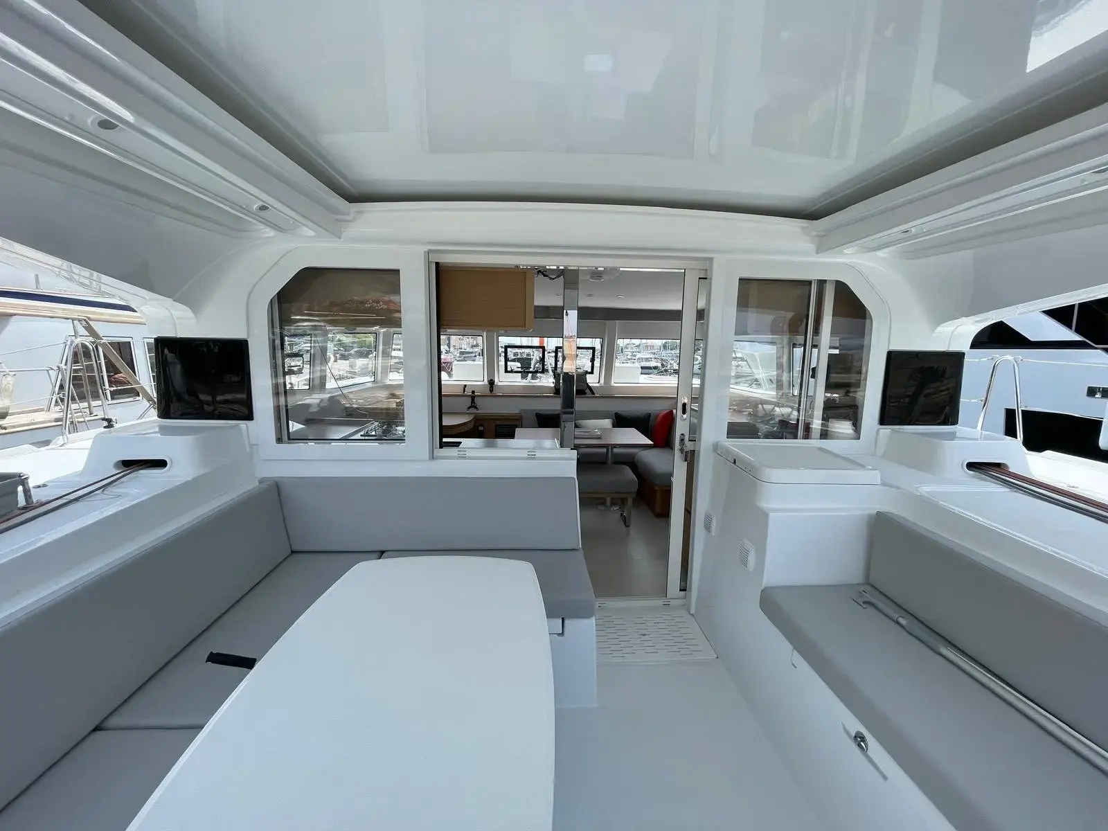 Thumbnail von Excess 12