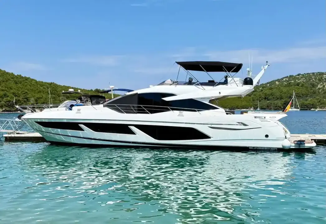 Sunseeker 74 Sport Yacht ROGUE ONE