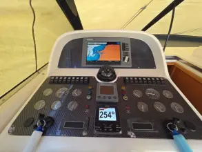 Thumbnail von Uniesse 42 Open