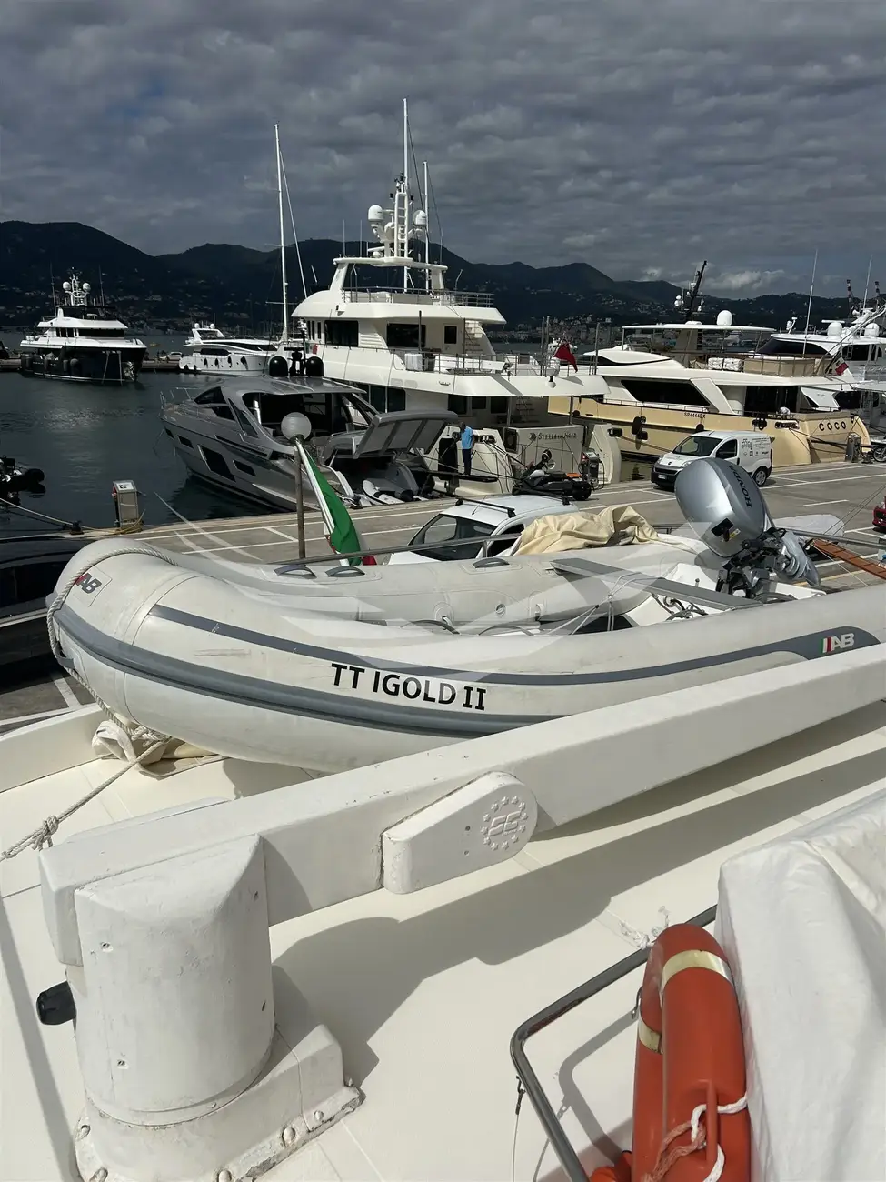 Thumbnail von Falcon 82 S