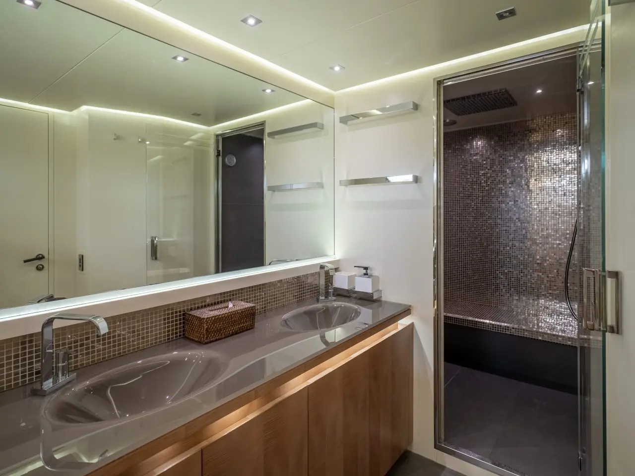 Thumbnail von Pershing 115 LA CIMA III