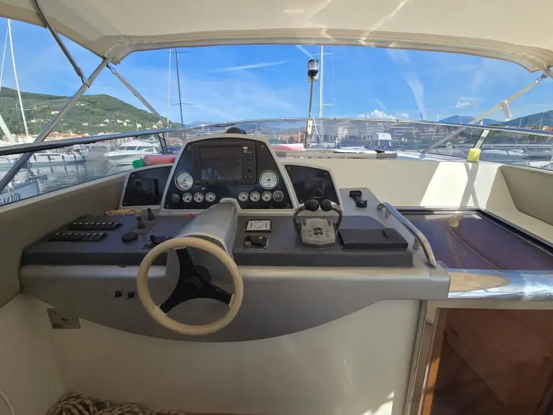 Thumbnail von Cgm Costruzioni Nautiche Cherokee 51