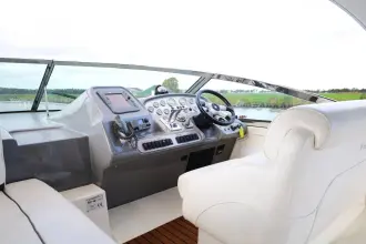 Thumbnail von Cruisers Yachts 370 Express