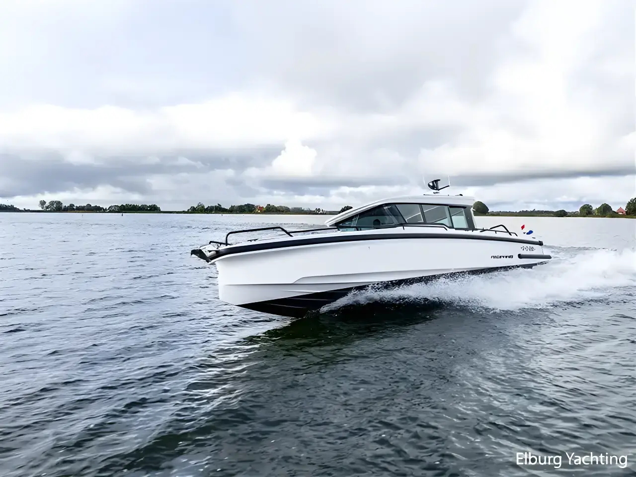 Axopar 37 XC Cross Cabin