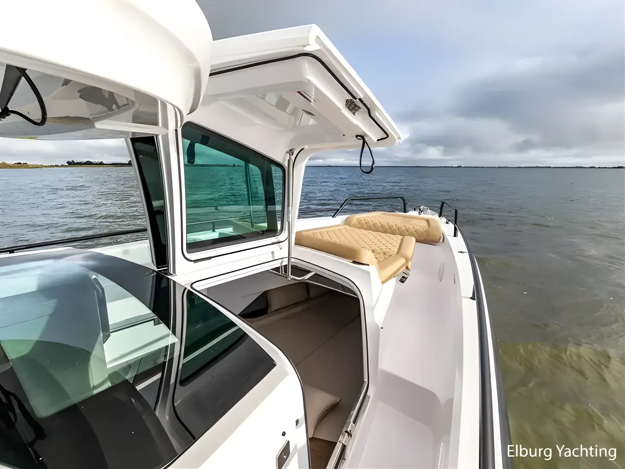 Thumbnail von Axopar 37 XC Cross Cabin