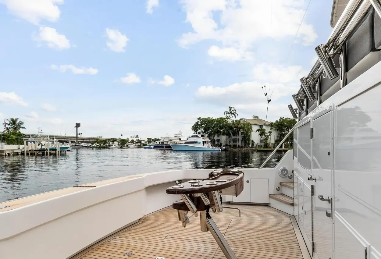 Thumbnail von Hatteras 82 Convertible BELLISSIMA