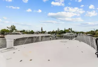 Thumbnail von Hatteras 82 Convertible BELLISSIMA