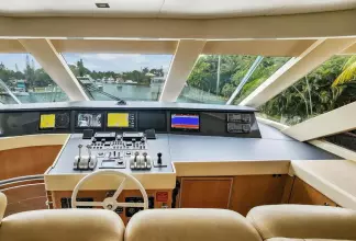 Thumbnail von Hatteras 82 Convertible BELLISSIMA