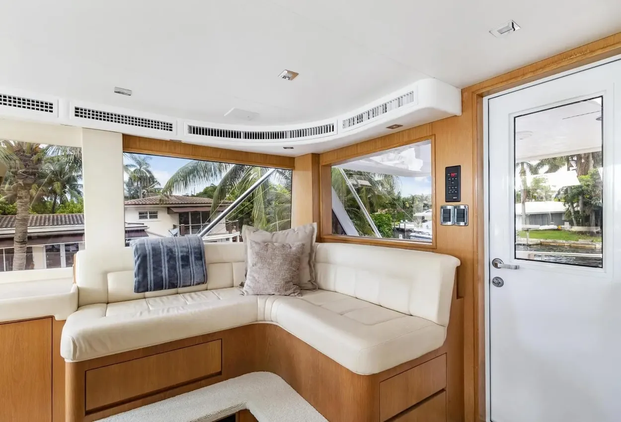 Thumbnail von Hatteras 82 Convertible BELLISSIMA