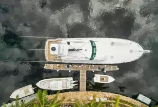 Thumbnail von Hatteras 82 Convertible BELLISSIMA