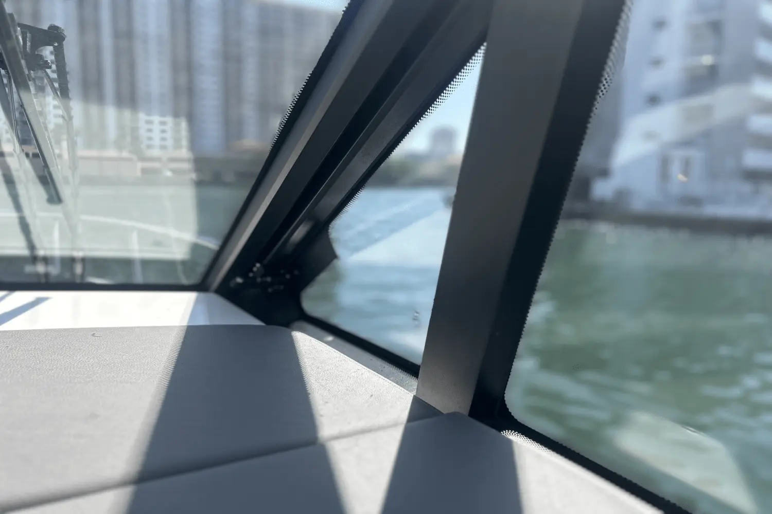 Thumbnail von Sea Ray 320 Sundancer Outboard