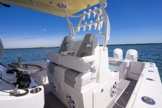 Thumbnail von Reef Runner 340 Center Console