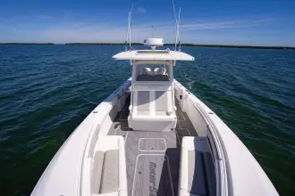 Thumbnail von Reef Runner 340 Center Console