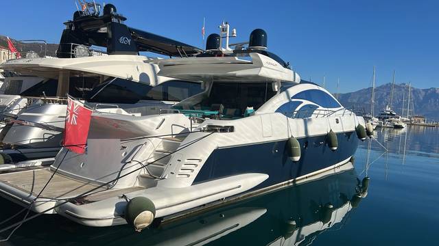 Azimut 86 S