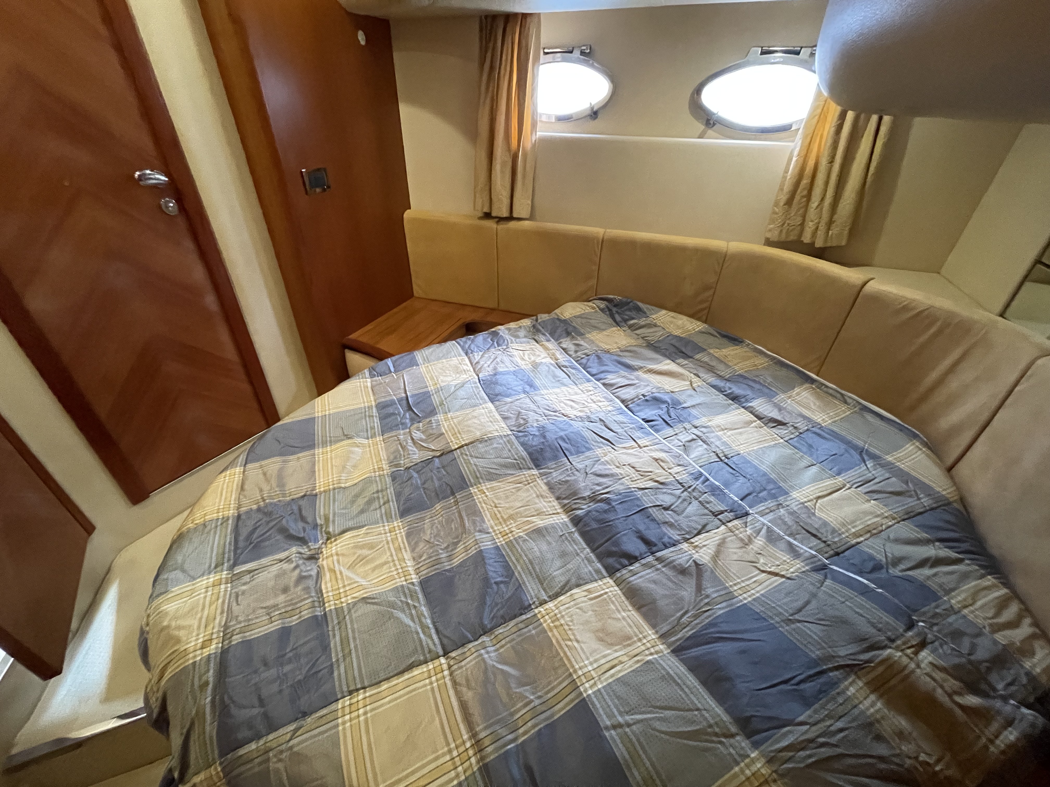 Thumbnail von Azimut 46