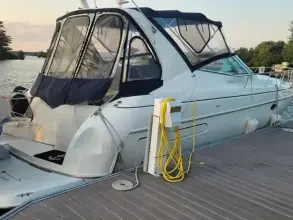 Thumbnail von Cruisers Yachts 3575 Esprit Off The Hook 2
