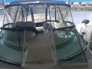 Thumbnail von Cruisers Yachts 3575 Esprit Off The Hook 2