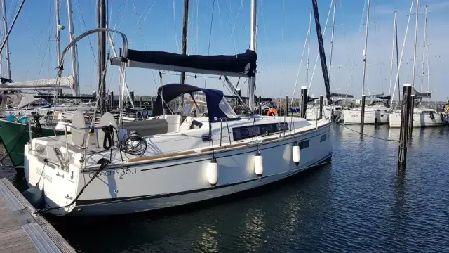 Beneteau Oceanis 35.1