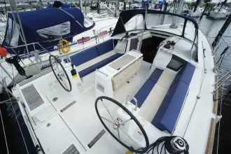 Thumbnail von Beneteau Oceanis 35.1