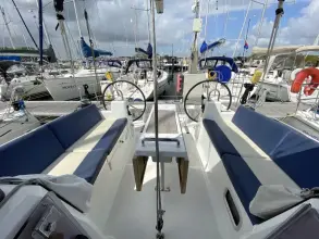 Thumbnail von Beneteau Oceanis 35.1