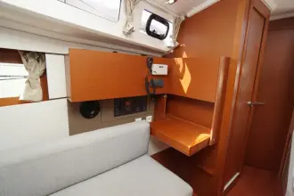 Thumbnail von Beneteau Oceanis 35.1
