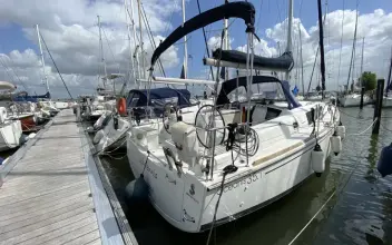 Thumbnail von Beneteau Oceanis 35.1