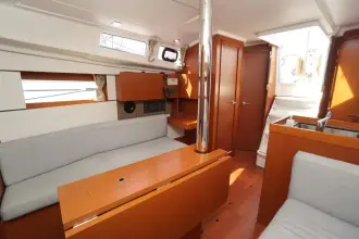 Thumbnail von Beneteau Oceanis 35.1
