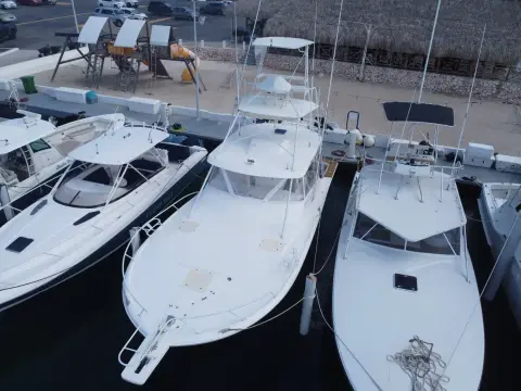 Luhrs 40