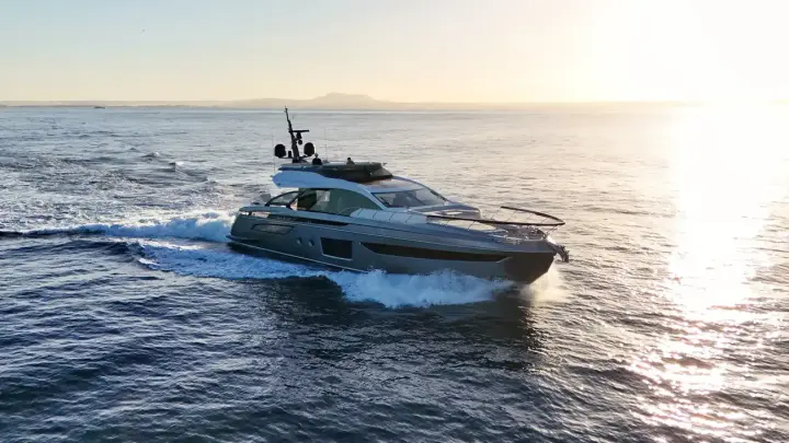 Azimut S8 APRICITY