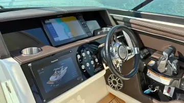 Thumbnail von Sea Ray SLX 350 BOMMIT