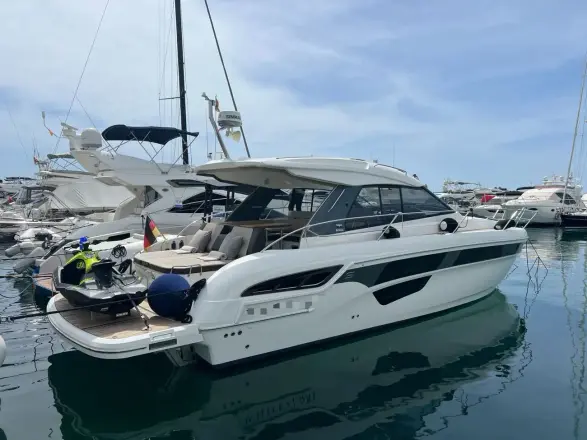 Bavaria S45 HT White Pearl