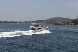 Thumbnail von Fairline Squadron 68