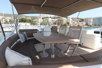 Thumbnail von Fairline Squadron 68