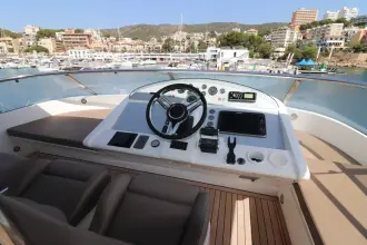 Thumbnail von Fairline Squadron 68