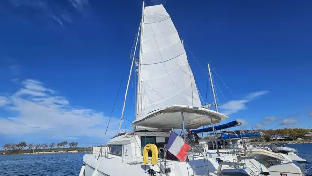 Lagoon 420