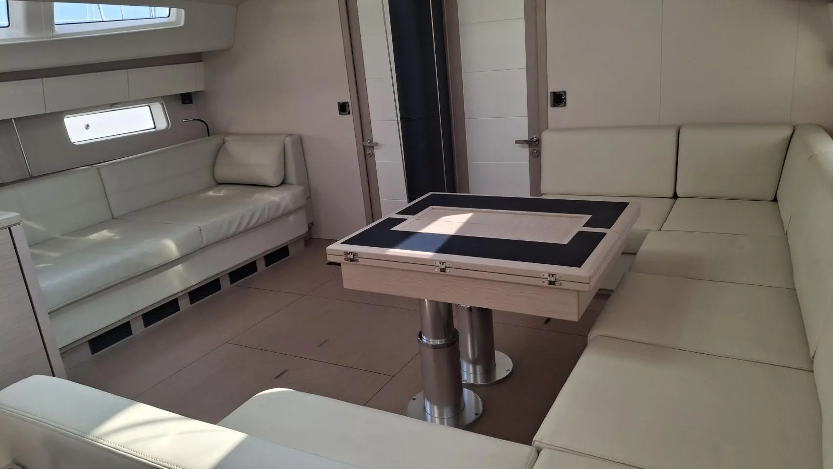 Thumbnail von Jeanneau Yachts 65