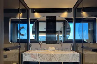 Thumbnail von Ferretti Yachts Infynito 80