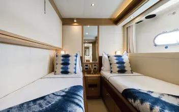 Thumbnail von Ferretti Yachts 830 ONYX