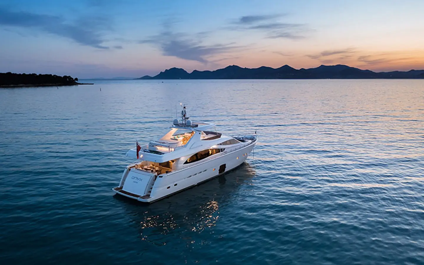 Thumbnail von フェレッティ・ヨット 830 ONYX