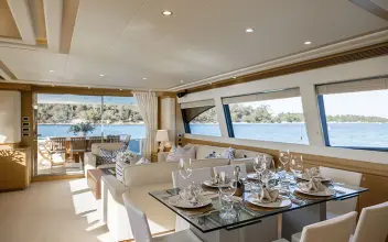 Thumbnail von Ferretti Yachts 830 ONYX