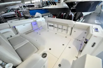 Thumbnail von Boston Whaler 380 Outrage BOSTON WHALER