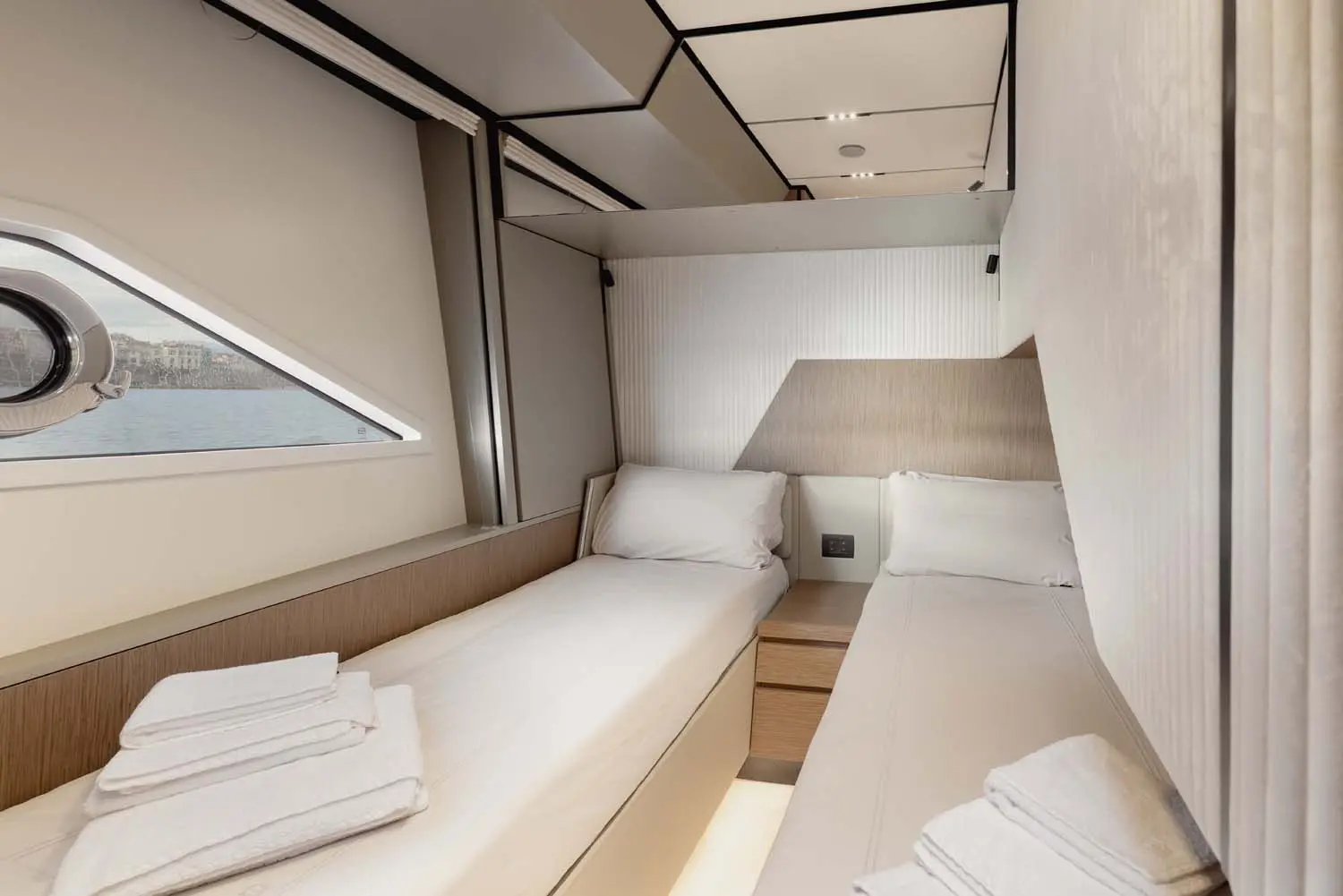 Thumbnail von Ferretti Yachts 720 FERRETTI YACHTS 720