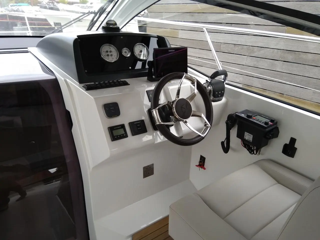 Thumbnail von Sealine S330