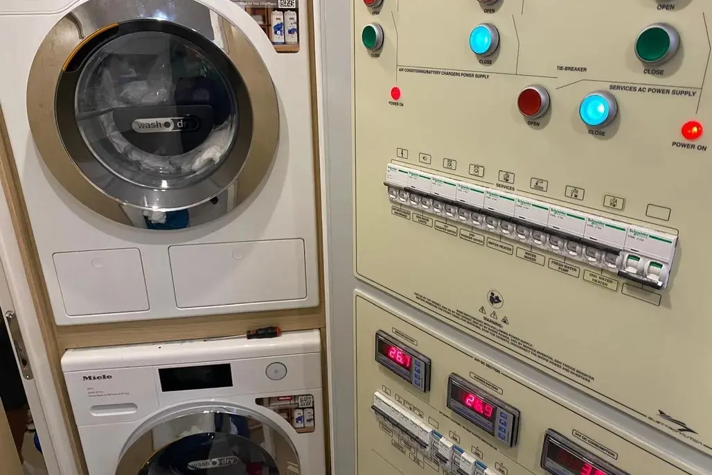 Thumbnail von Ferretti Yachts 780 Kayra I