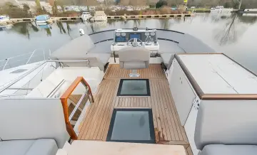 Thumbnail von Sealine F46 new listing